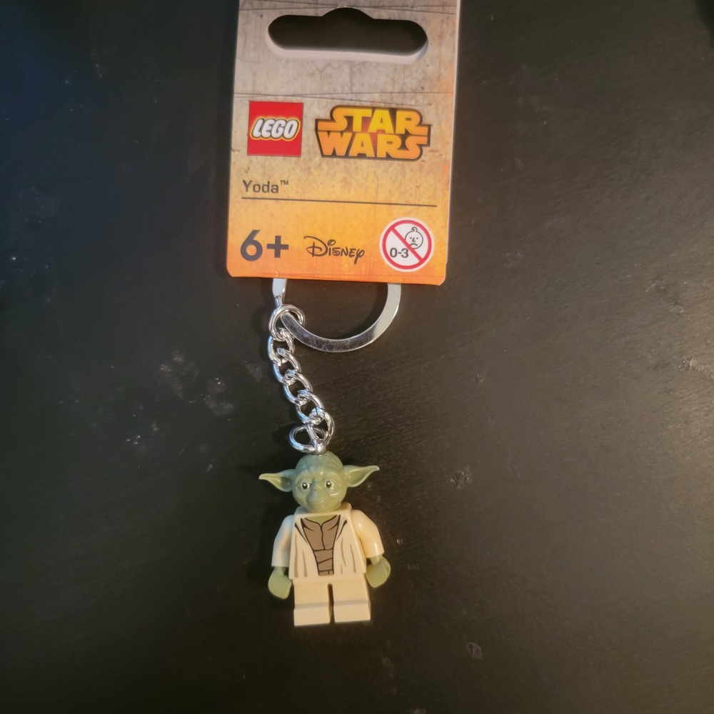 LEGO Star Wars Yoda Keychain Kids OS Green New 853449 Minifigure Accessory